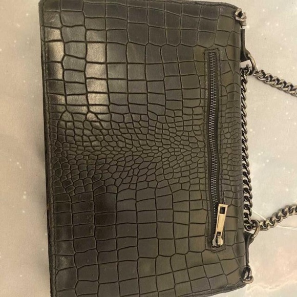 ALLIGATOR PRINT LEATHER HANDBAG WITH CHAIN DETAIL AND STRAP - Picture 2 of 3